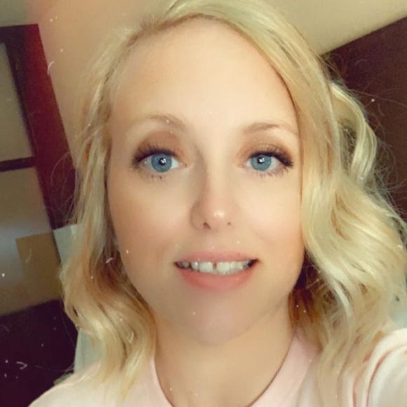 Meet your Posher, Nichole - Picture 1 of 1